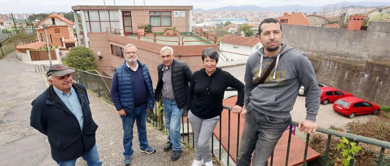 De izquierda a derecha, José Fernández, José Ángel de Anta, Jesús Pérez, Carmen Posada y Serxio Alonso.