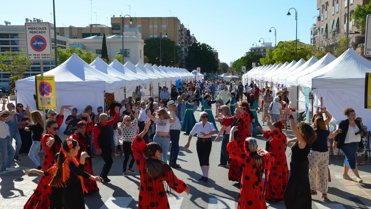 Exhibición de flamenco durante la Fira d'Associacions en Quart de Poblet.
