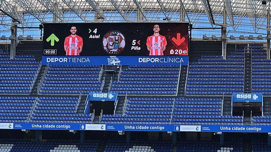 Momento en el que se anuncia la entrada de Asiel en Riazor. | ZCF