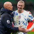 Solbakken, con Haaland tras ganar en Italia