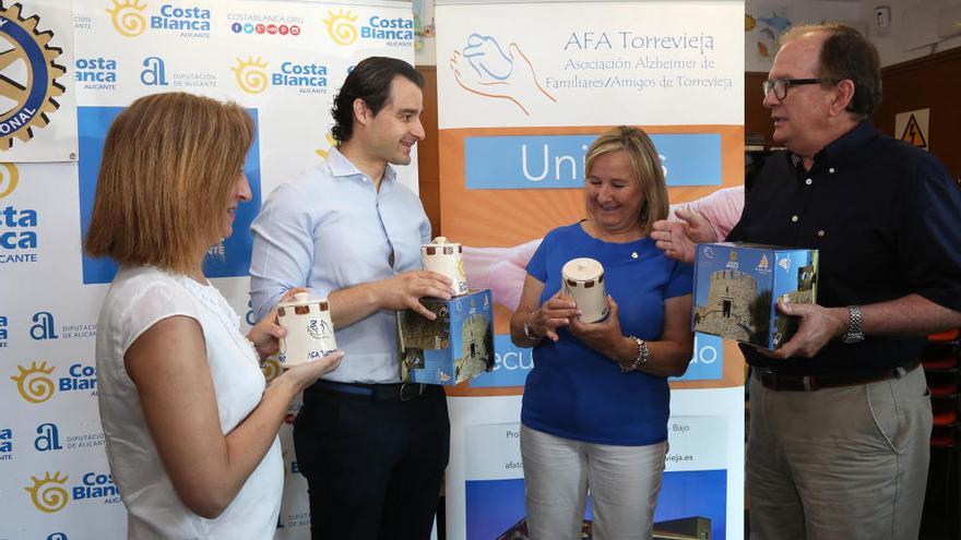 Salero Solidario en apoyo a los enfermos de Alzheimer en Torrevieja