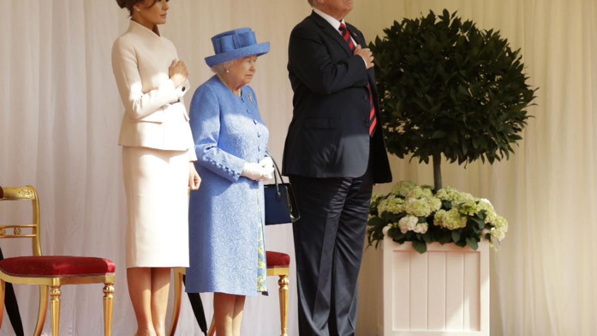 Melania Trump con la Reina Isabel II y Donald Trump