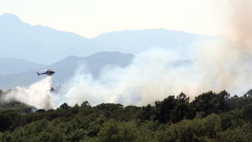 Controlat l&#039;incendi de Caldes de Malavella