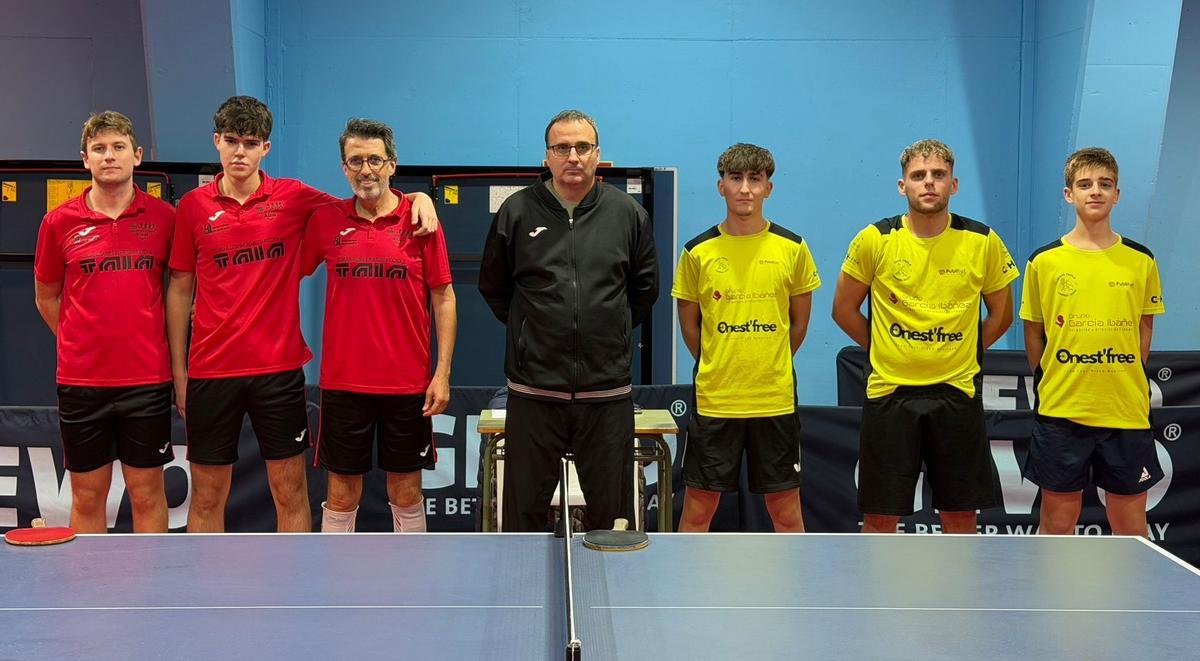 El equipo olivense de 2ª Nacional, a la derecha, triujnfó en Alcoi