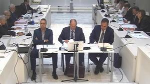 Los tres inspectores que investigaron la Gürtel en la UDEF, ayer ante la Audiencia Nacional. Dos continuarán el próximo lunes.