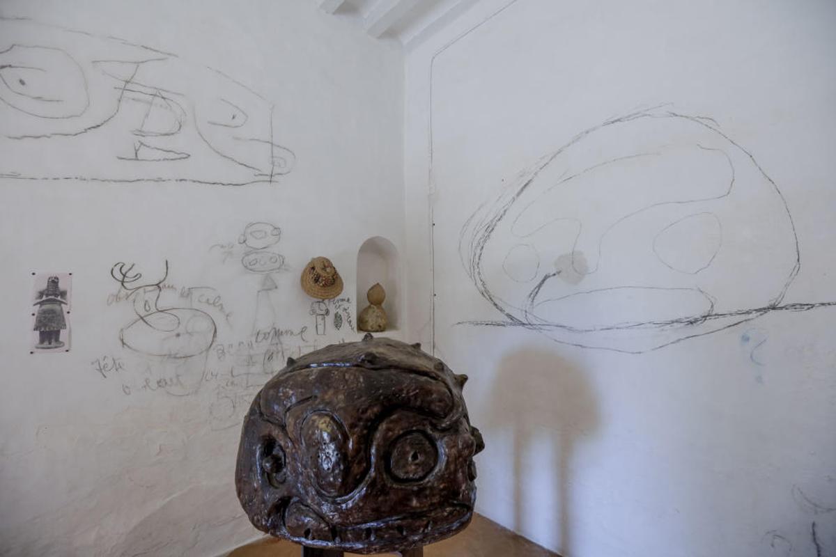 Presentan los grafitos de Miró en Son Boter