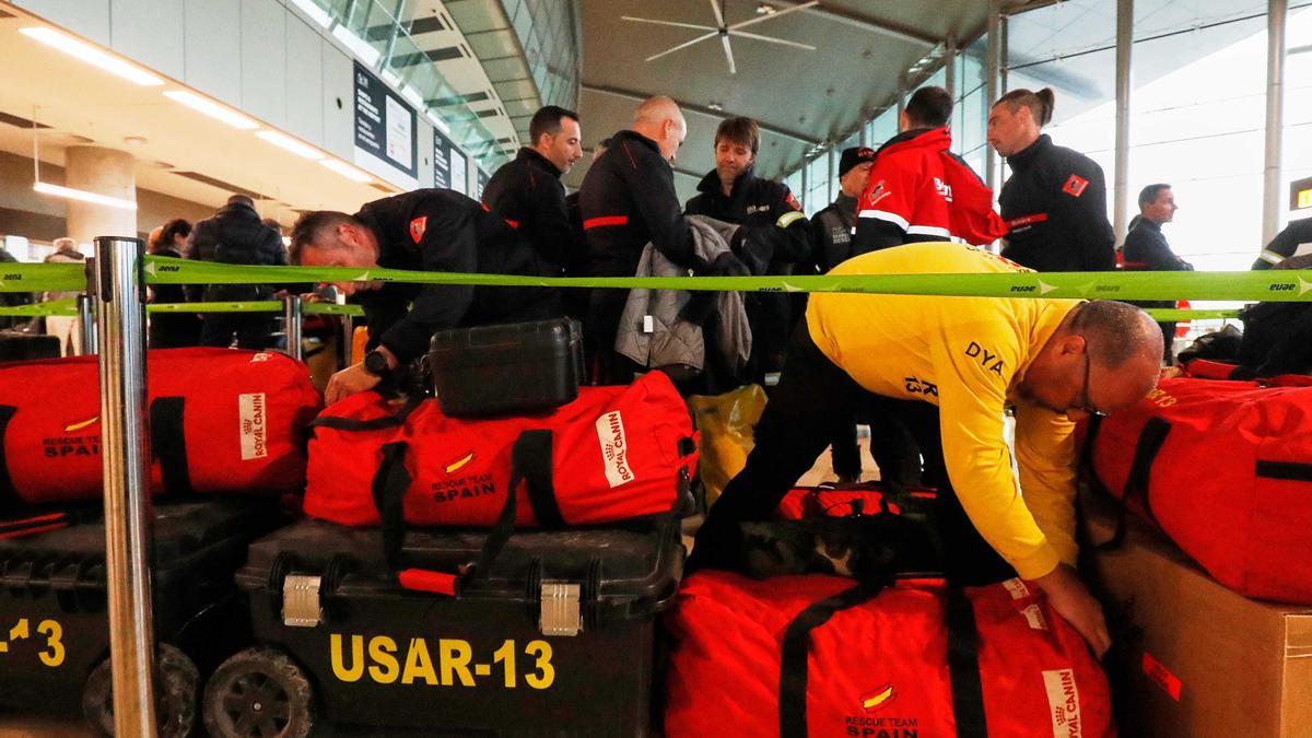 Nueve bomberos de Alicante viajan a Turquía para Ayudar en las tareas de rescate de los afectados por el terremoto