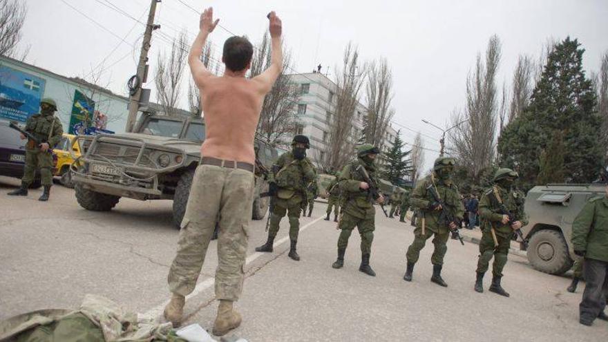 El Senado ruso autoriza el empleo de tropas para estabilizar Crimea