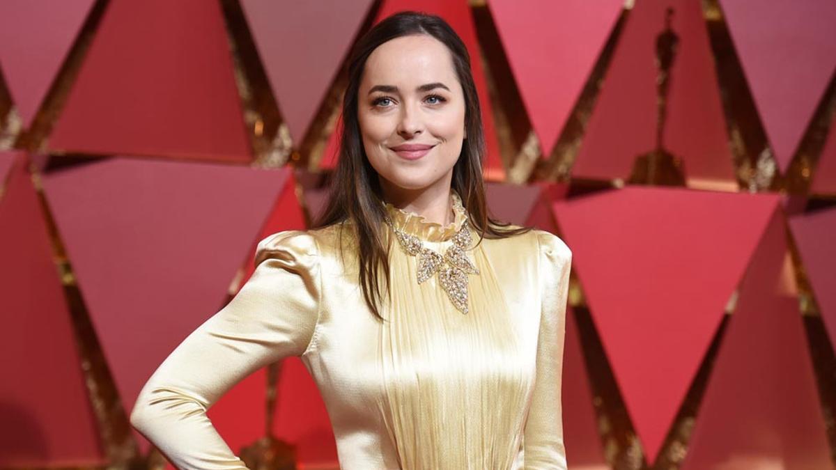 Dakota Johnson se viste de Oscar