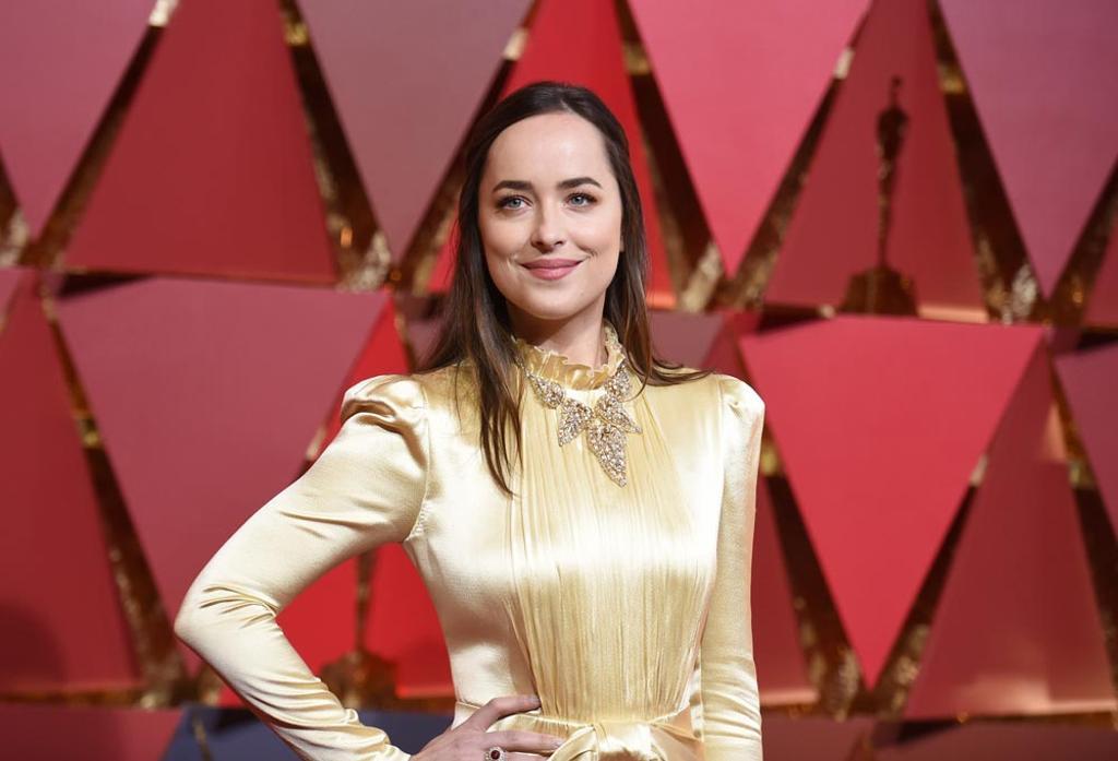 Dakota Johnson se viste de Oscar