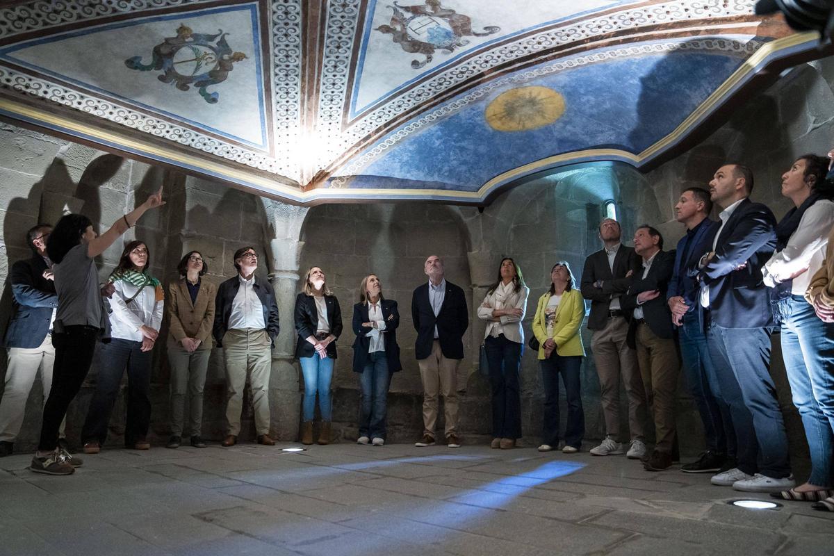 Visita del president Illa i els membres del Govern, ahir al monestir de Sant Benet