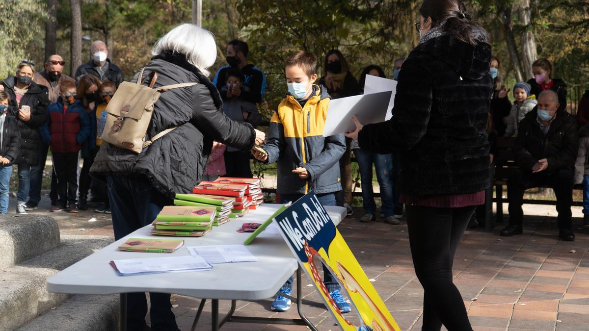 Entrega de diplomas tras el curso de la Escuela de Igualdad