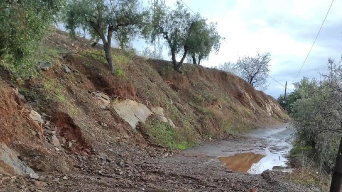 Vecinos de una pedanía de Almogía, en los montes de Málaga, sin agua desde hace cuatro meses