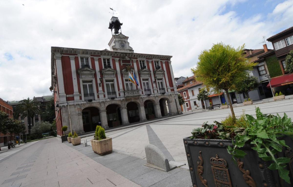 Exterior del Ayuntamiento de Mieres. | LNE