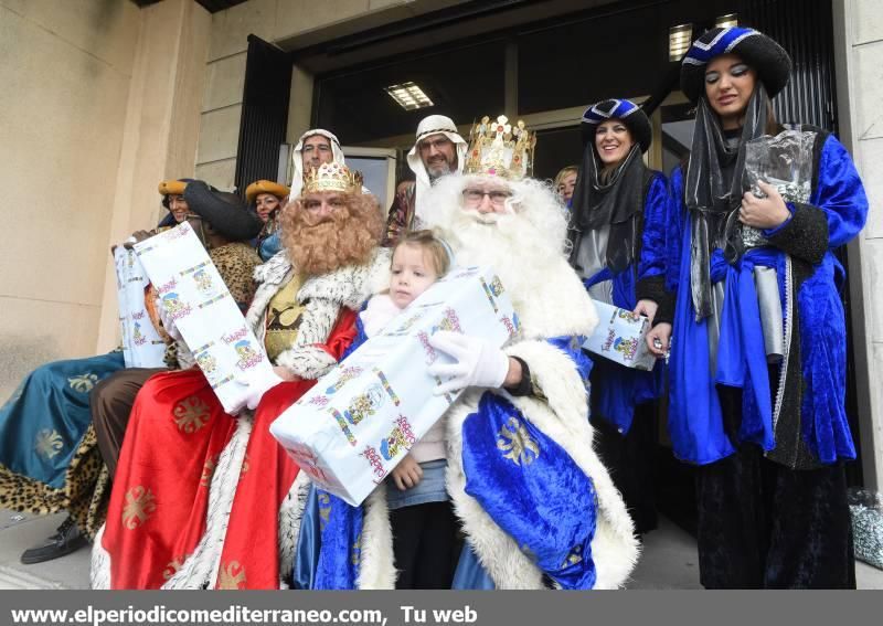 Los Reyes Magos repartieron regalos e ilusiones en Castellón