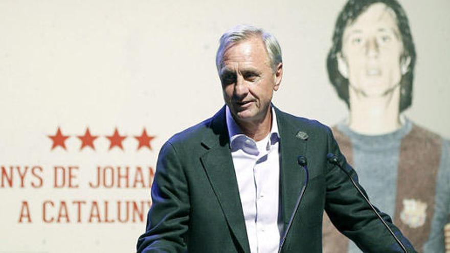 Cruyff: &quot;El Barcelona ha perdido prestigio mundial&quot;