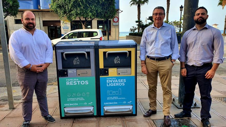 Las nuevas papeleras de Rincón de la Victoria