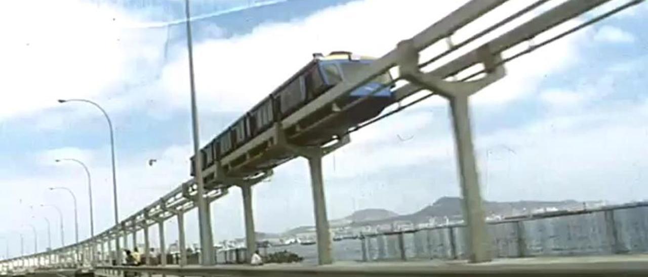 El día que Gran Canaria tuvo un tren:  el nodo de la prueba realizada con el Tren Vertebrado de la Avenida Marítima (1974)