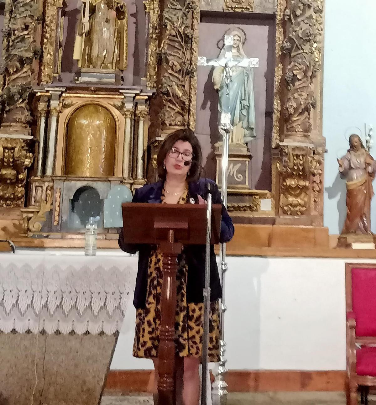 Pilar Panero lee el pregón de la Pasión de Bercianos