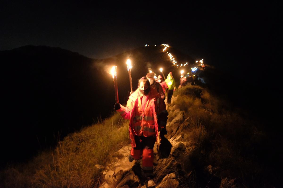 La Bajada de Antorchas del monte Bolón es el preludio de la Cabalgata de los Reyes Magos.