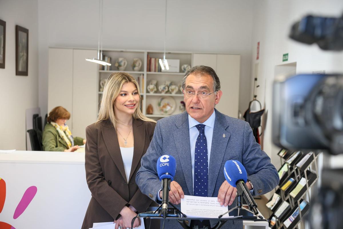 Santiago Parra durante su intervención en la Oficina de Turismo.