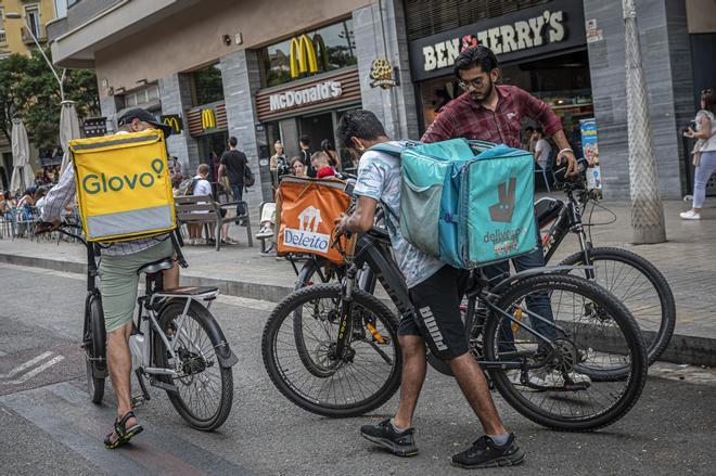 La mayoría de los riders’ circula en Barcelona con vehículos modificados y sin casco ni chaleco reflectante