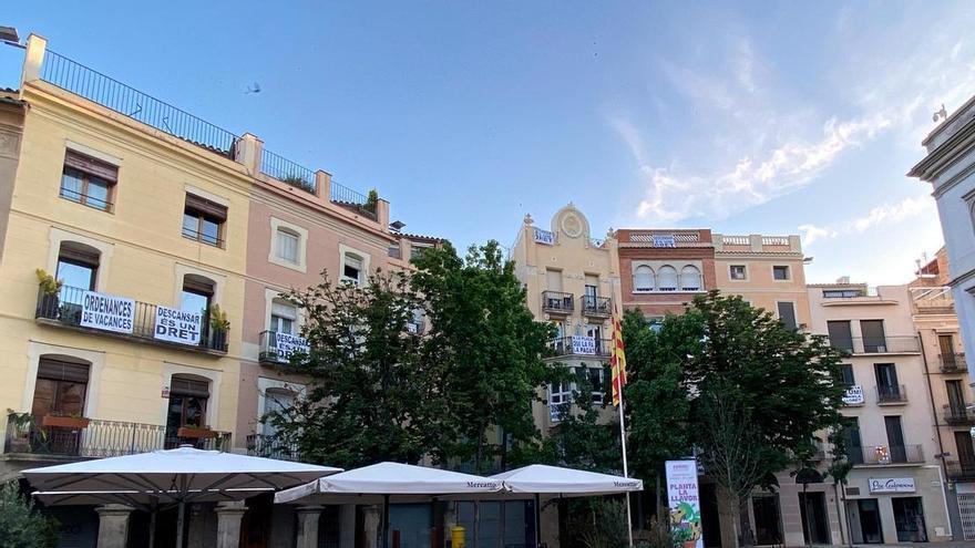 Una quarantena de veïns de la plaça de l'Ajuntament d'Igualada denuncien anys de soroll i reclamen mesures urgents