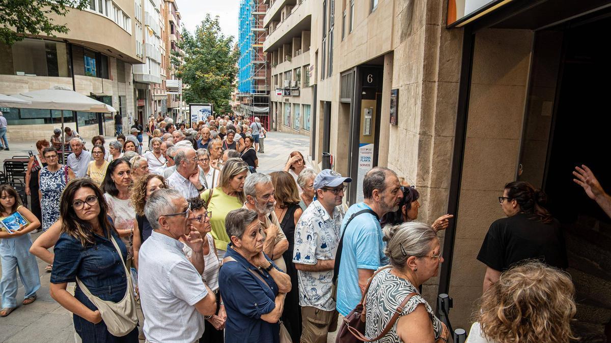 Cua per accedir a la Plana de l'Om al primer passi d'Una Manresa desconeguda de cine, aquest dijous