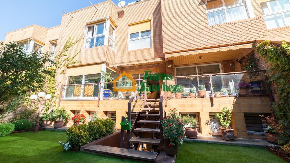 Vivienda de lujo en Zaragoza se vende chalet en la calle más cara de