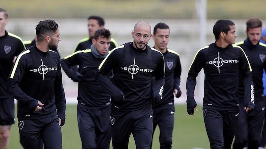 Imagen del entrenamiento de ayer en el Ciudad de Málaga tras el empate 0-0 conseguido en San Mamés.