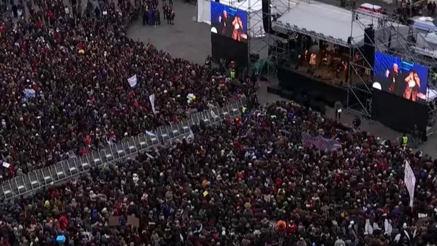 Miles de personas se manifiestan en Bolonia contra Matteo Salvini