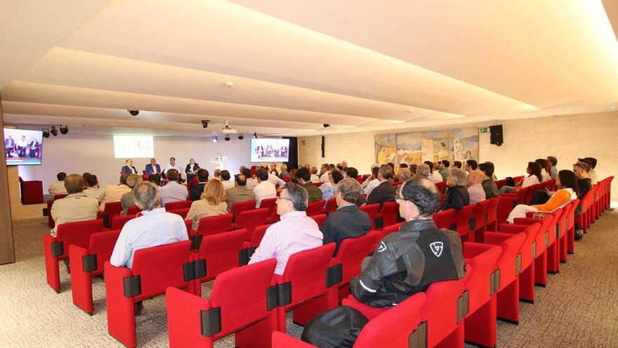 El Colegio de Médicos de Córdoba aborda en una reunión la problemática de la medicina privada