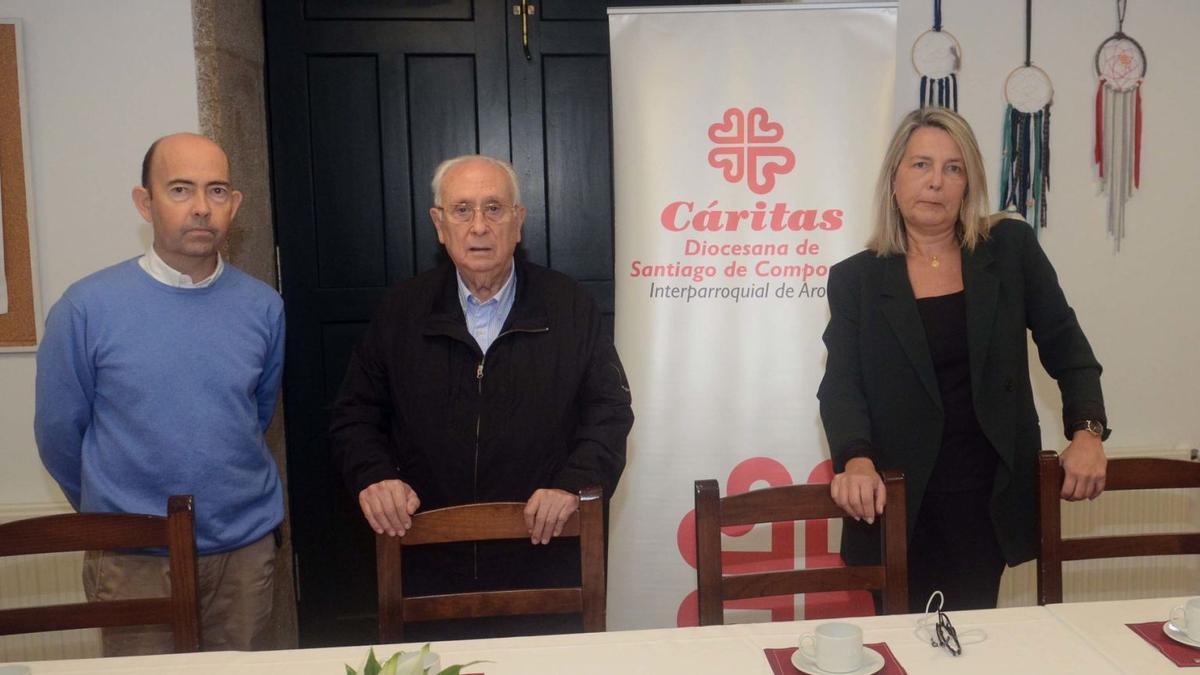 Manuel Reigada (secretario), Manuel Castroagudín (consiliario) y Mar Viqueira (directora), durante su comparecencia de ayer. |  // NOÉ PARGA