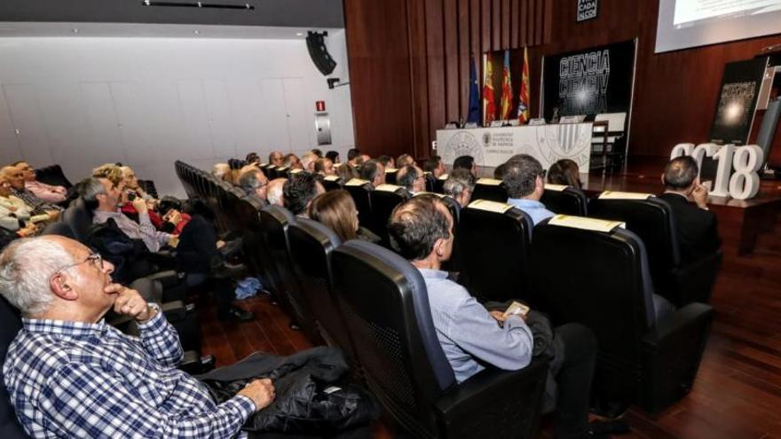Imagen de la conferencia pronunciada por Francisco Mora en el salón de actos del CADA