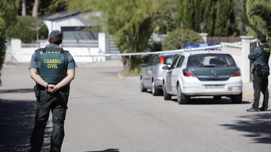 Nach dem Mord sperrte die Guardia Civil den Tatort in Santa Ponça ab.