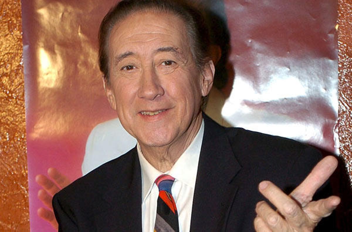 Fallece Luis Aguilé, el "showman" de las corbatas de colores y los éxitos  del verano