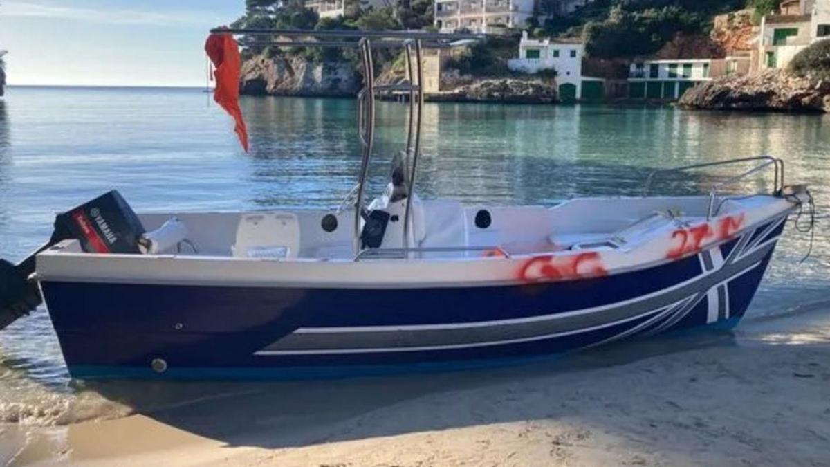 El grupo interceptado en Santanyí llegó a bordo de esta embarcación.