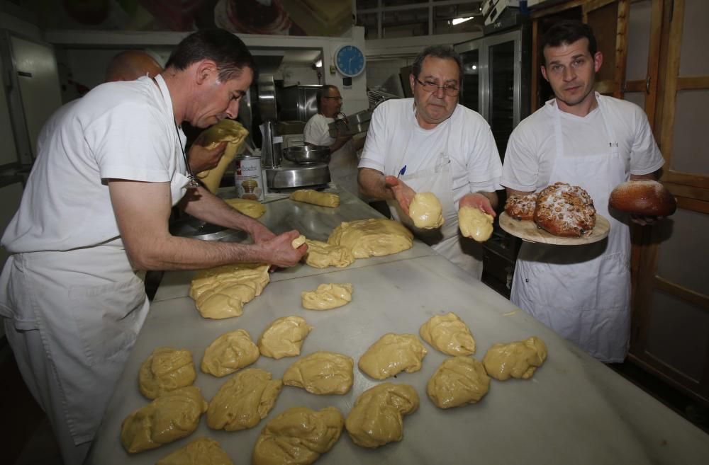 Forn de Vicent García. Primer premio de escaparate y torta de pasas y nueces.