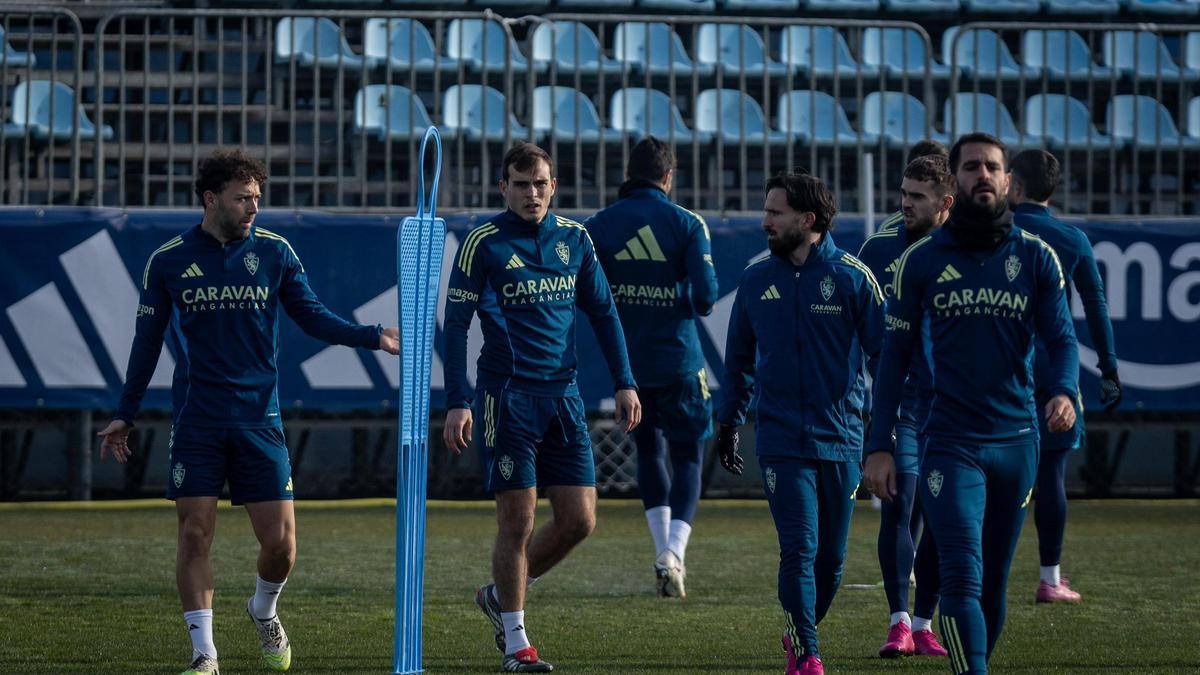 VÍDEO | Keidi Bare y Aguirregabiria se reincorporan a un grupo sin Radovanovic en el entrenamiento del Real Zaragoza