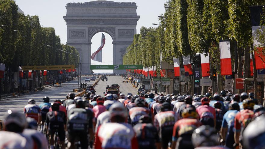 Etapa 21 del Tour de Francia 2022:  La Défense Arena - Campos Elíseos