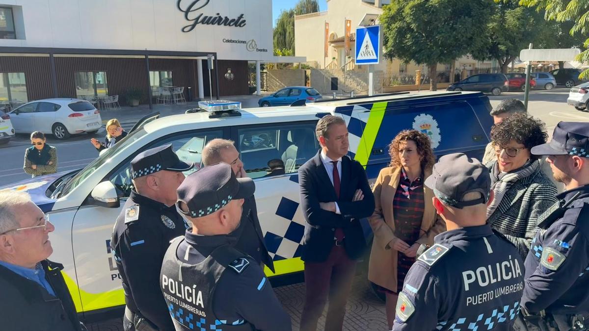 Presentación del todoterreno incorporado a la flota de la Policía Local de Puerto Lumbreras.