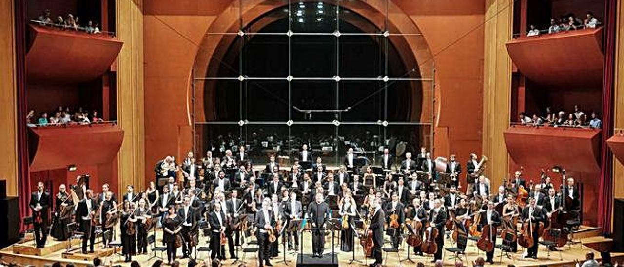 La Orquesta Filarmónica de Gran Canaria, el 4 de coctubre, durante el primer concierto de la temporada.