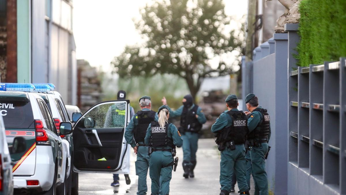 El operativo de la Guardia Civil en Vilanova.