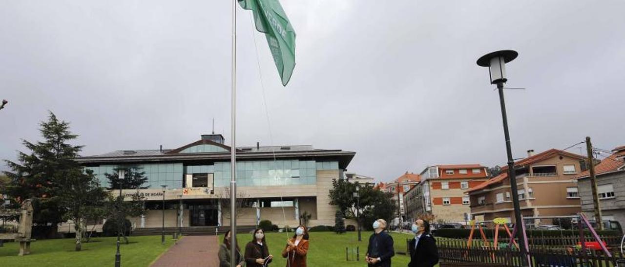 La Bandeira Verde fue izada hace casi dos años en los Xardíns do Concello. |  FDV