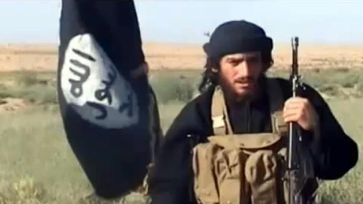 Abu Mohamed al Adnani, portavoz del Estado Islámico, en una imagen captada de un vídeo de Youtube.