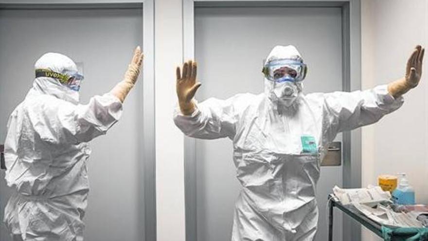 Los enfermeros denuncian fallos en la formación, el material y los protocolos contra el ébola