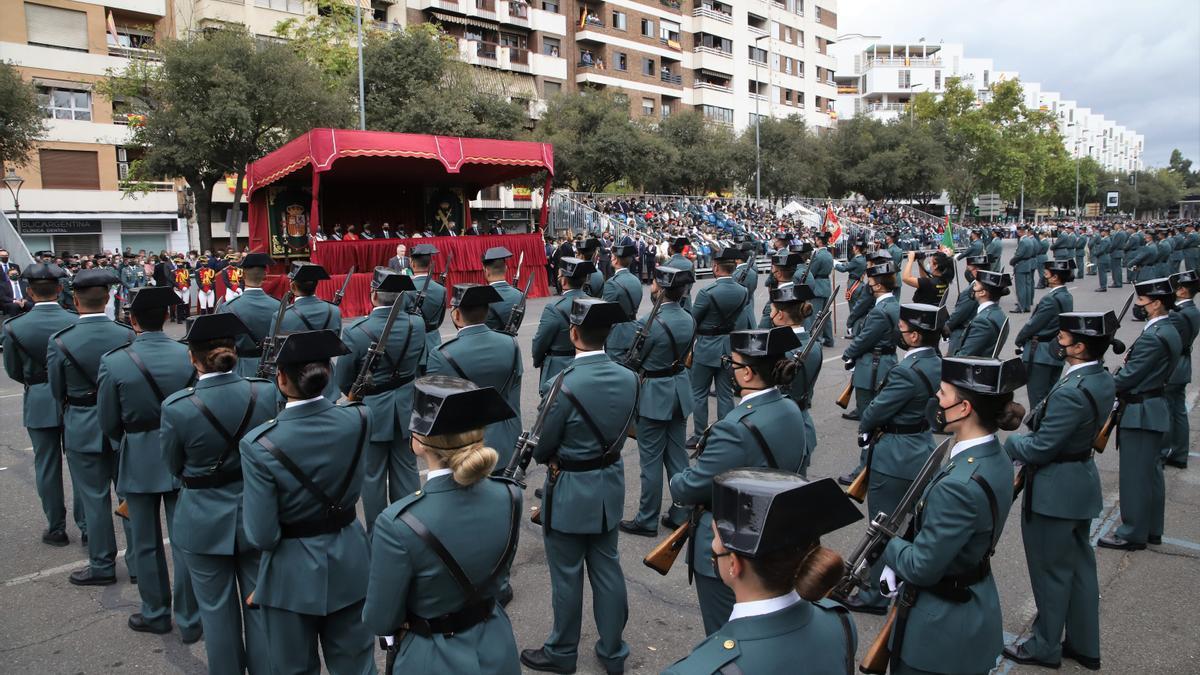 Parada militar y desfile de la Guardia Civil en Córdoba