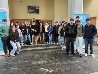 32 alumnos se examinan en la UVigo en la Olimpiada Gallega de Química, dedicada a un pionero de CEAMSA
