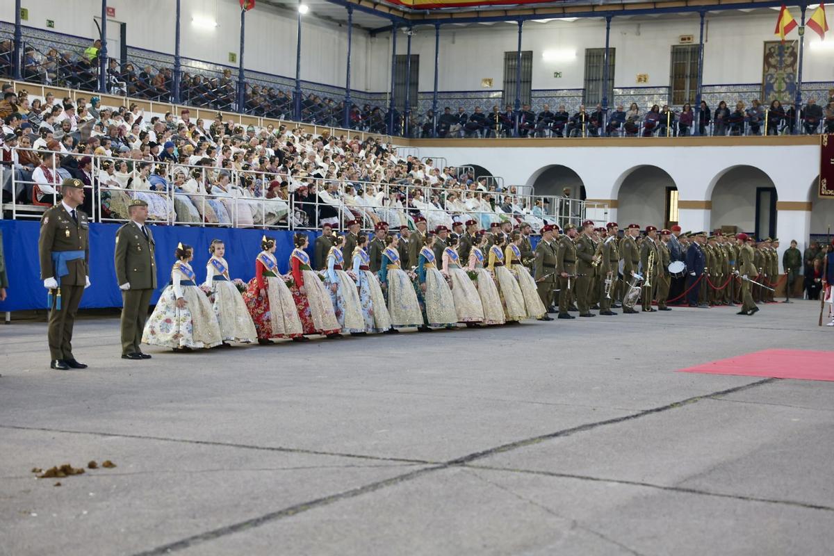 Homenaje de las Fuerzas Armadas y Guardia Civil a las Fallas de València de 2024