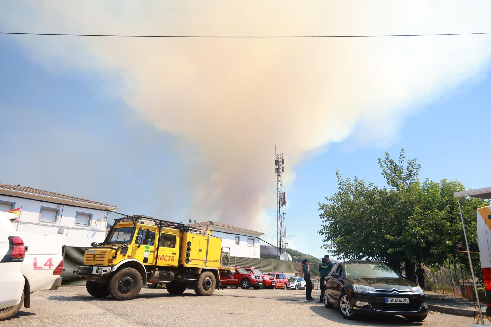 Fotogalería | Así se está desarrollando el incendio en Las Hurdes